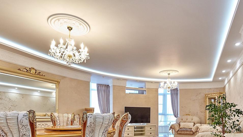 Материал производится в широкой цветовой палитре, что облегчает его подбор под общий цвет интерьера.